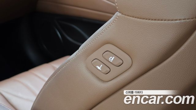 Genesis G80 (RG3) Gasoline 2.5 Turbo AWD 2024 — фото 17