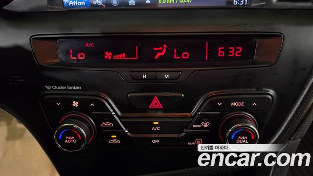 Kia K5 LPI Luxury 2011 — фото 10