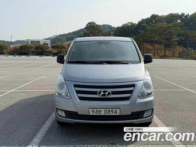 Hyundai Grand Starex 3-Seater VAN Modern