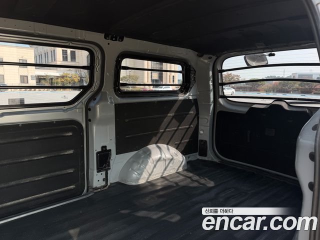 Hyundai Grand Starex 3-Seater VAN Modern 2018 — фото 9