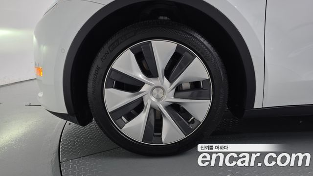 Tesla Model Y Long Range AWD 2021 — фото 5