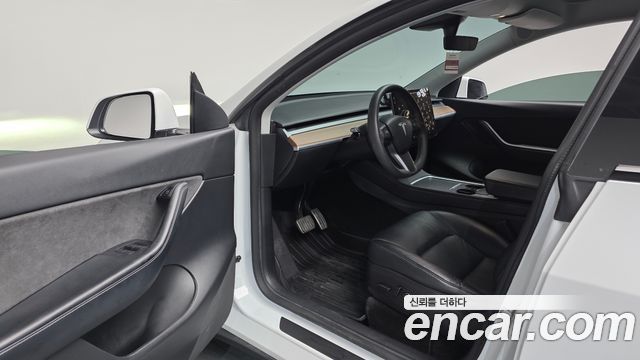 Tesla Model Y Long Range AWD 2021 — фото 10