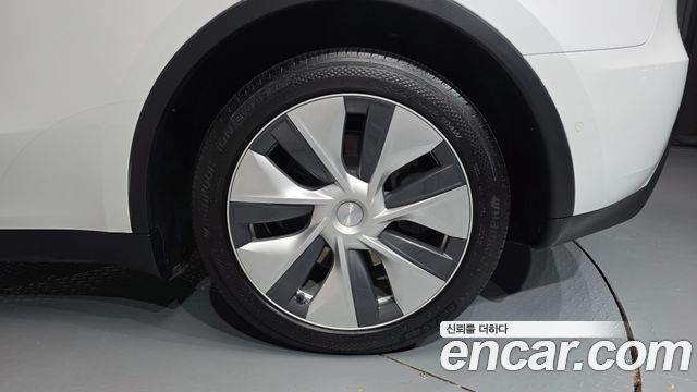 Tesla Model Y Long Range AWD 2021 — фото 21