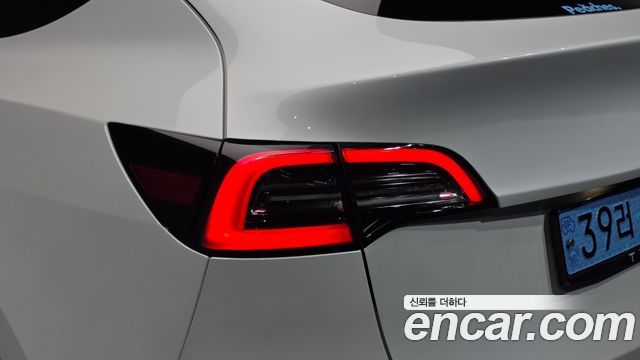 Tesla Model Y Long Range AWD 2021 — фото 23