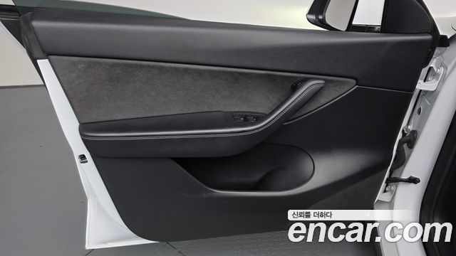 Tesla Model Y Long Range AWD 2021 — фото 24
