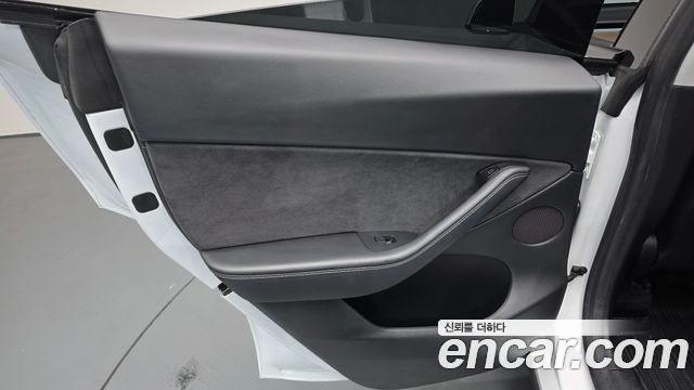 Tesla Model Y Long Range AWD 2021 — фото 25