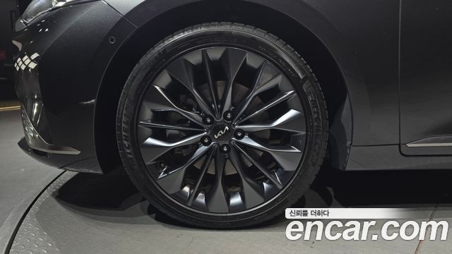 Kia K8 2.5 Gasoline 2WD Signature Special 2023 — фото 5