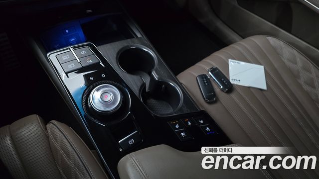 Kia K8 2.5 Gasoline 2WD Signature Special 2023 — фото 9
