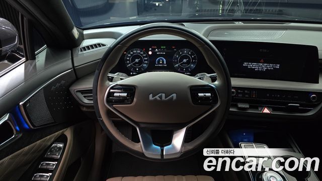 Kia K8 2.5 Gasoline 2WD Signature Special 2023 — фото 13