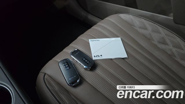 Kia K8 2.5 Gasoline 2WD Signature Special 2023 — фото 33