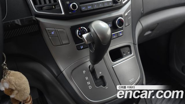 Hyundai Grand Starex 3-Seater VAN Smart Special 2016 — фото 9