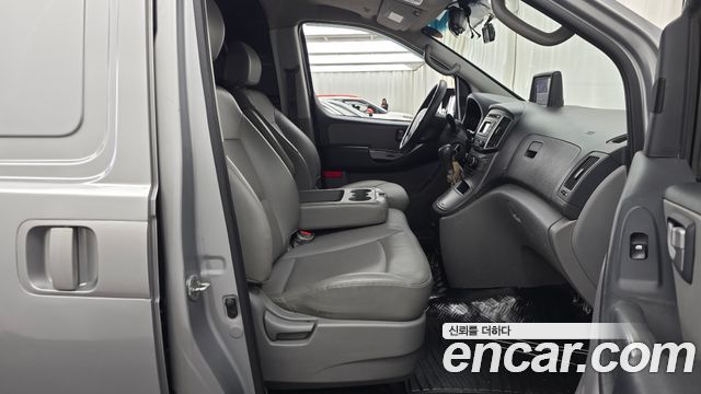 Hyundai Grand Starex 3-Seater VAN Smart Special 2016 — фото 11