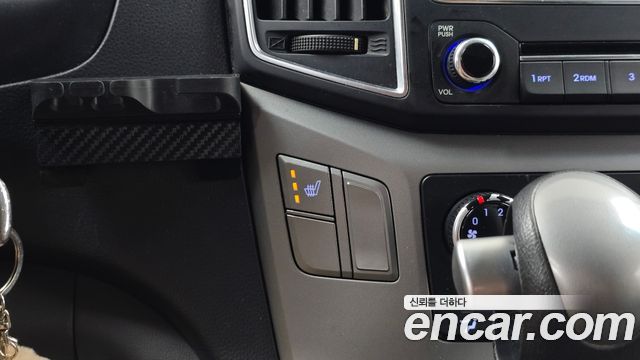Hyundai Grand Starex 3-Seater VAN Smart Special 2016 — фото 17