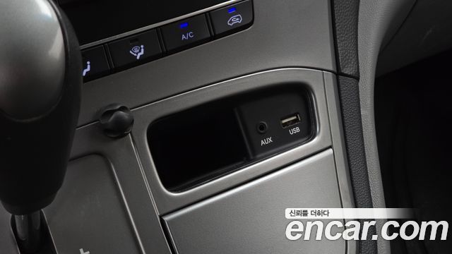Hyundai Grand Starex 3-Seater VAN Smart Special 2016 — фото 18