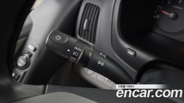 Hyundai Grand Starex 3-Seater VAN Smart Special 2016 — фото 19