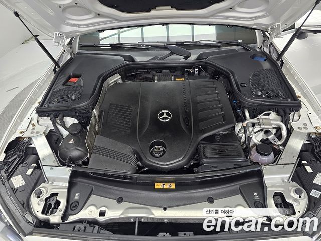 Mercedes-Benz E-Class (W213) E450 4MATIC Cabriolet 2023 — фото 6