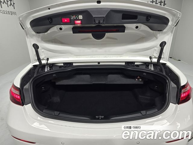 Mercedes-Benz E-Class (W213) E450 4MATIC Cabriolet 2023 — фото 22