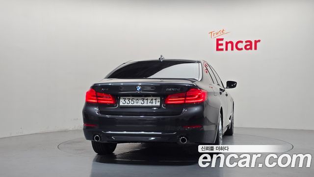 BMW 5 Series (G30) 520d xDrive Luxury Plus 2019 — фото 4