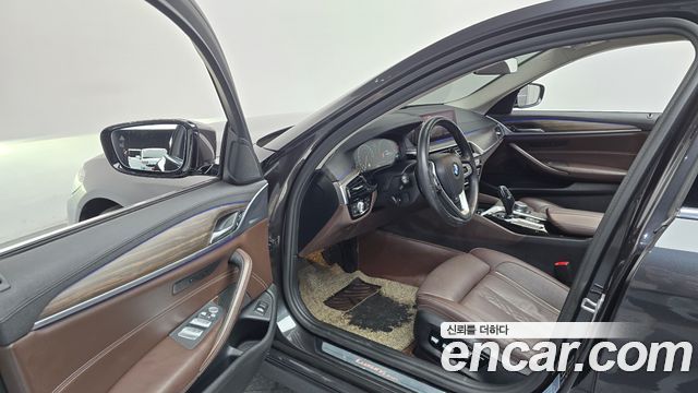 BMW 5 Series (G30) 520d xDrive Luxury Plus 2019 — фото 10