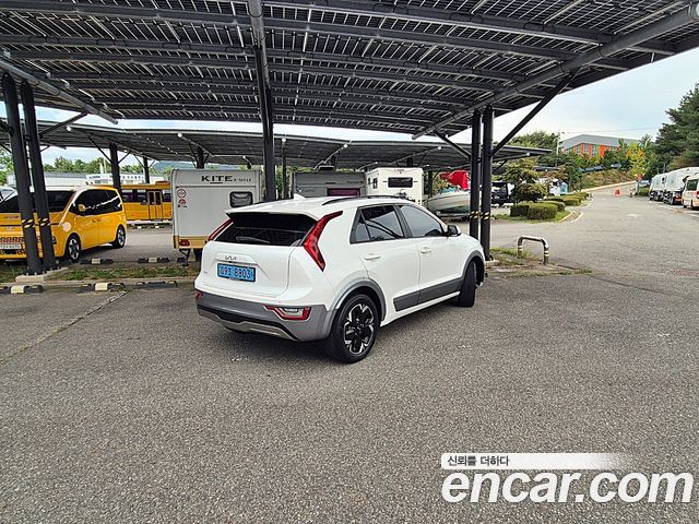 Kia Niro EV Earth 2024 — фото 2