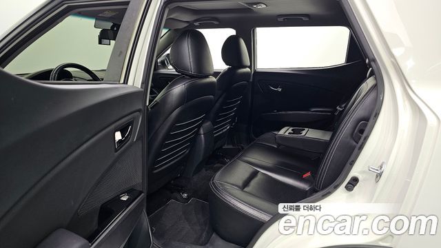 KG Mobility (SsangYong) Tivoli Air Diesel IX 4WD 2017 — фото 11