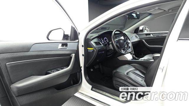 Hyundai Sonata Hybrid (LF) 2.0 HEV Premium 2016 — фото 10