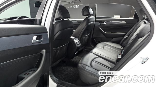 Hyundai Sonata Hybrid (LF) 2.0 HEV Premium 2016 — фото 15