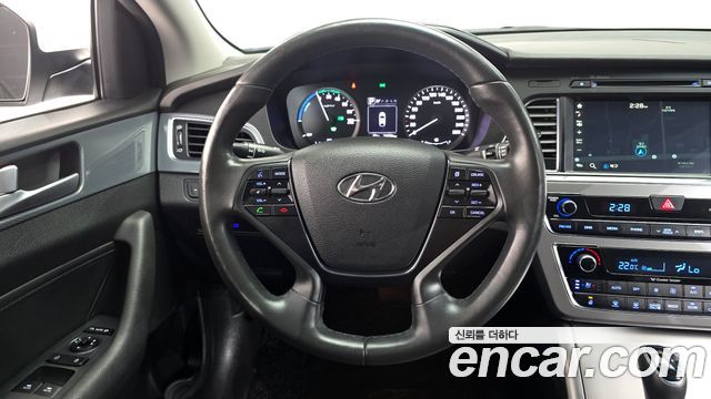 Hyundai Sonata Hybrid (LF) 2.0 HEV Premium 2016 — фото 16