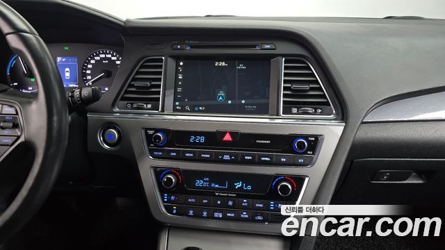 Hyundai Sonata Hybrid (LF) 2.0 HEV Premium 2016 — фото 17