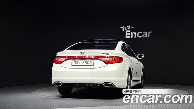 Hyundai Grandeur (HG) HG220 Diesel Premium 2015 — фото 4