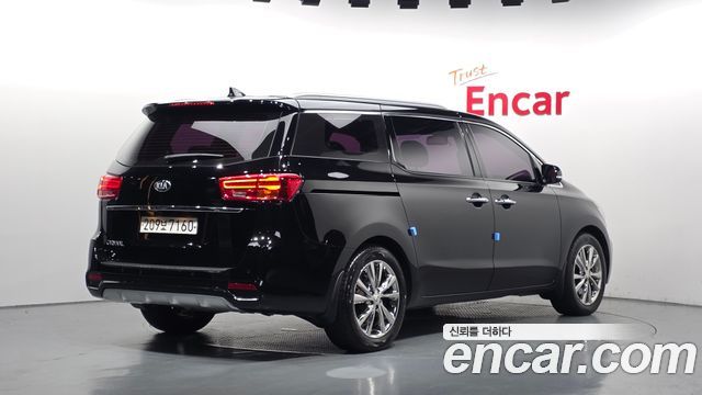 Kia Carnival 9-Seater Noblesse Special 2020 — фото 2