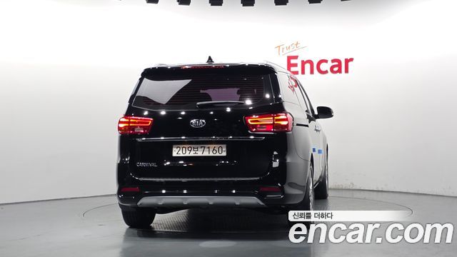 Kia Carnival 9-Seater Noblesse Special 2020 — фото 4