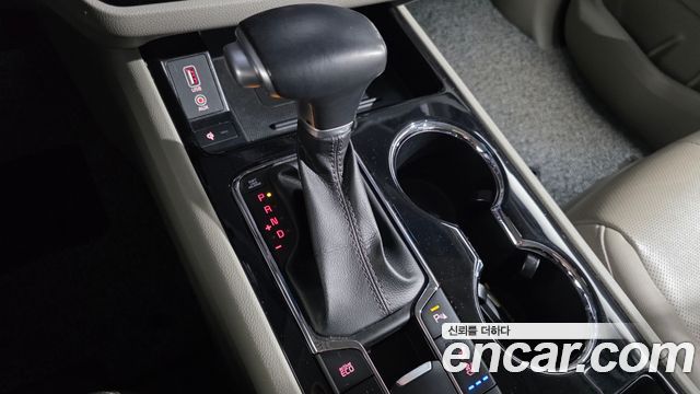 Kia Carnival 9-Seater Noblesse Special 2020 — фото 9