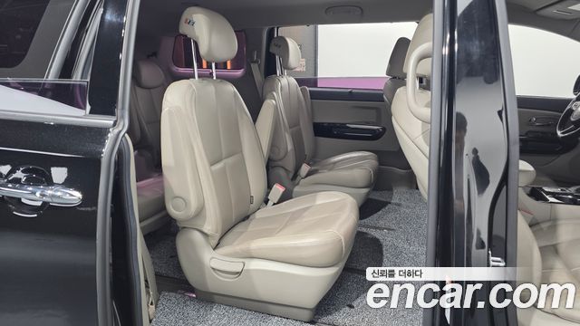 Kia Carnival 9-Seater Noblesse Special 2020 — фото 12