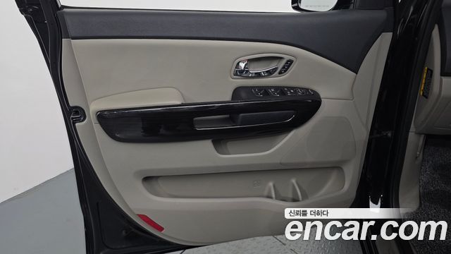 Kia Carnival 9-Seater Noblesse Special 2020 — фото 25