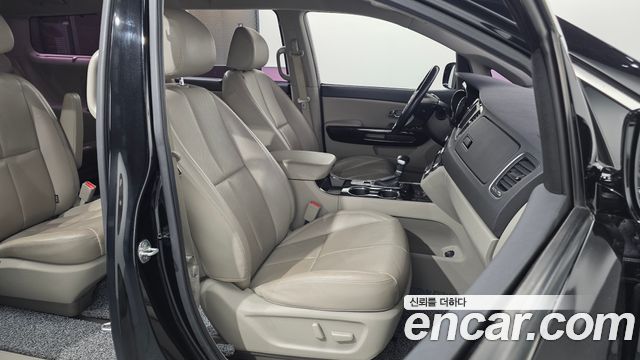 Kia Carnival 9-Seater Noblesse Special 2020 — фото 26