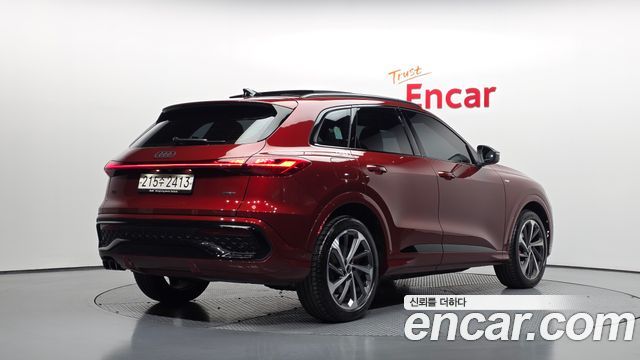 Audi Q5 (80A) 40 TDI Quattro S Line Black Edition 2025 — фото 2