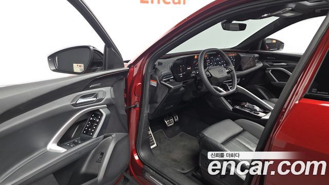 Audi Q5 (80A) 40 TDI Quattro S Line Black Edition 2025 — фото 10
