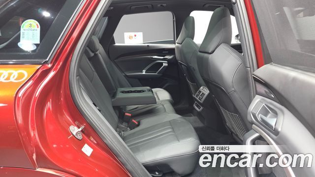 Audi Q5 (80A) 40 TDI Quattro S Line Black Edition 2025 — фото 12