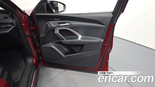 Audi Q5 (80A) 40 TDI Quattro S Line Black Edition 2025 — фото 24