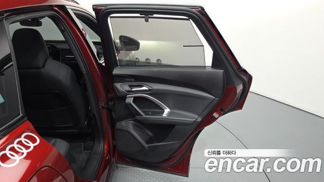 Audi Q5 (80A) 40 TDI Quattro S Line Black Edition 2025 — фото 25