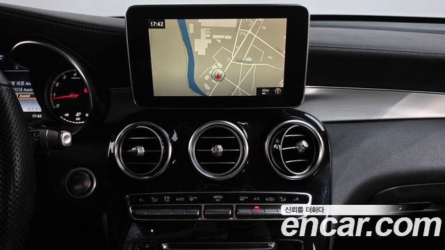 Mercedes-Benz GLC-Class (X253) GLC300 4MATIC AMG Line 2019 — фото 13
