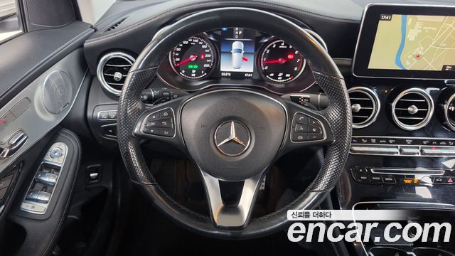 Mercedes-Benz GLC-Class (X253) GLC300 4MATIC AMG Line 2019 — фото 14