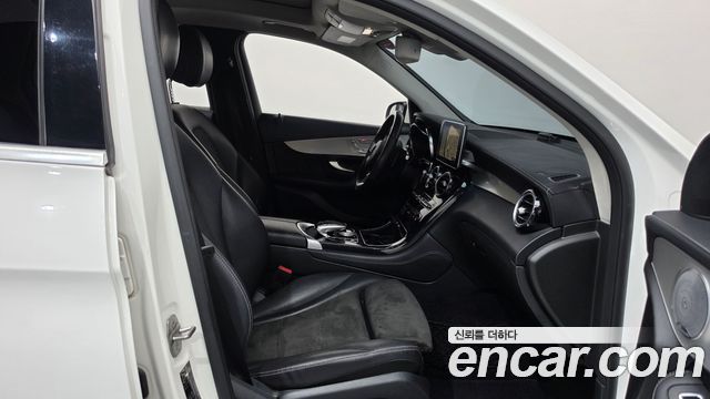 Mercedes-Benz GLC-Class (X253) GLC300 4MATIC AMG Line 2019 — фото 26