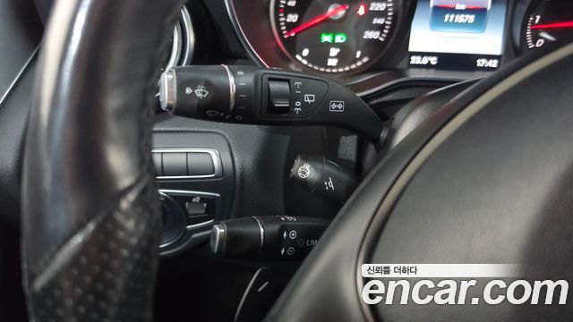Mercedes-Benz GLC-Class (X253) GLC300 4MATIC AMG Line 2019 — фото 30