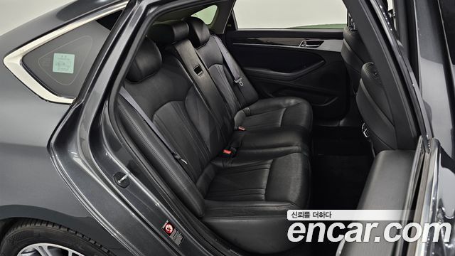 Genesis G80 3.3 GDI AWD Luxury 2017 — фото 11