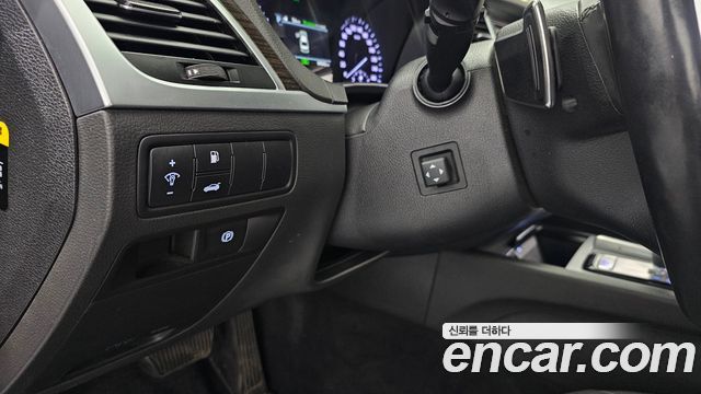 Genesis G80 3.3 GDI AWD Luxury 2017 — фото 16
