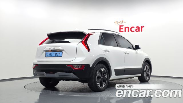 Kia Niro EV Air 2023 — фото 2