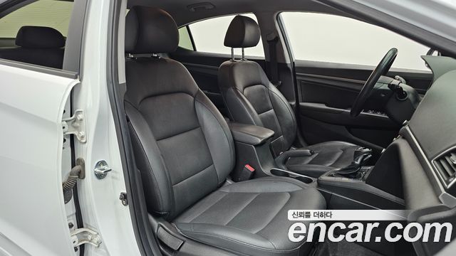 Hyundai Avante (AD) 1.6 e-VGT SMART 2018 — фото 11