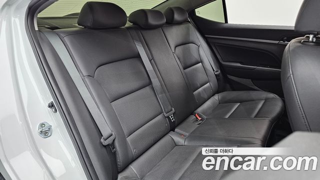 Hyundai Avante (AD) 1.6 e-VGT SMART 2018 — фото 12